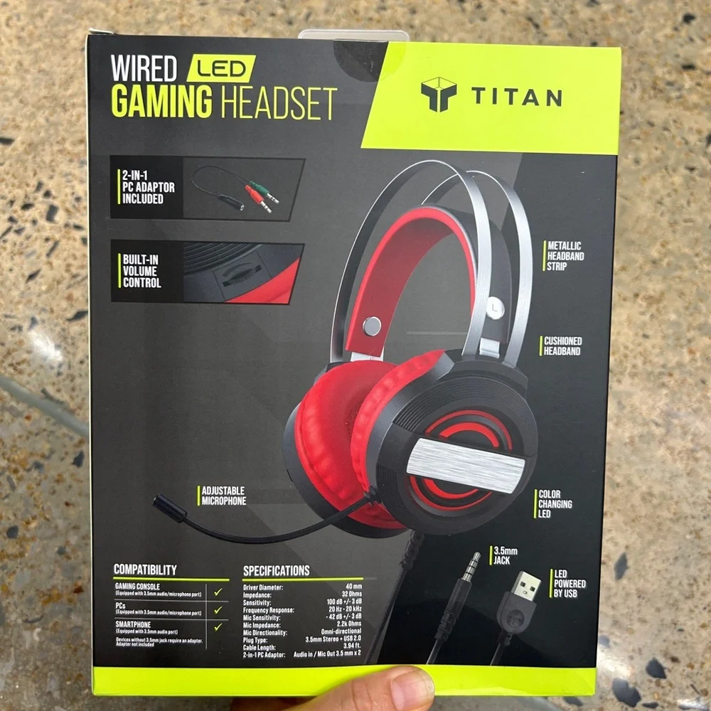 NWT wired LED gaming headset
